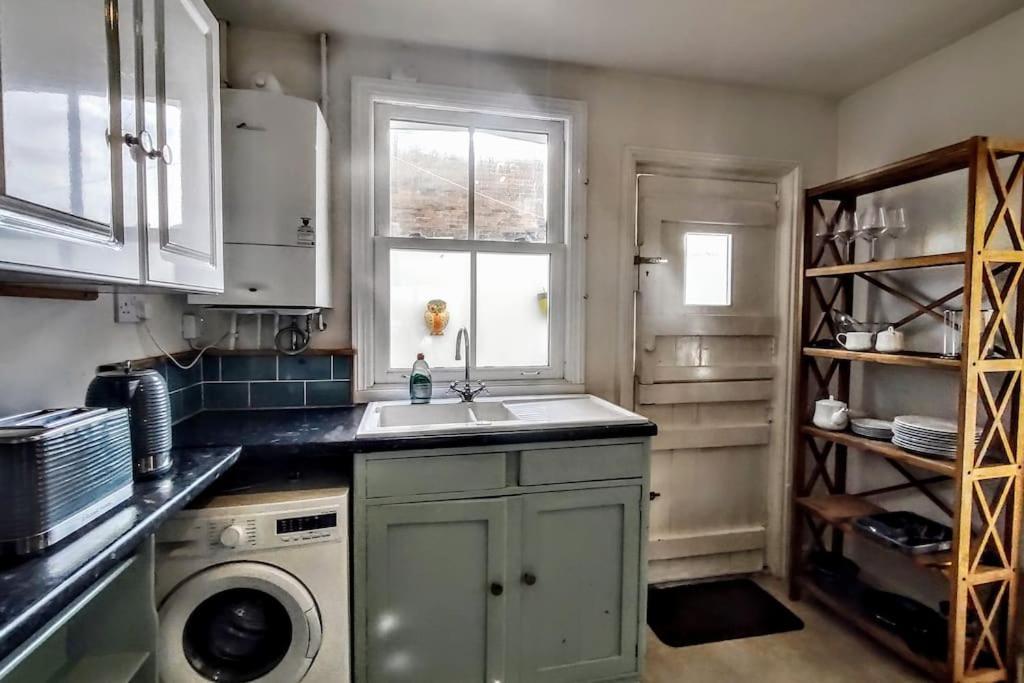 Cute Cottage 5 Min Walk From Cafes Station And Sea Hastings Dış mekan fotoğraf